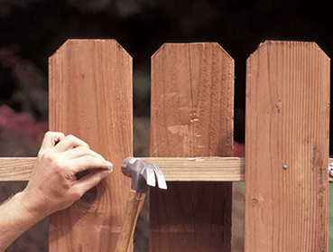 Need Help Choosing a Fence for Your Family?